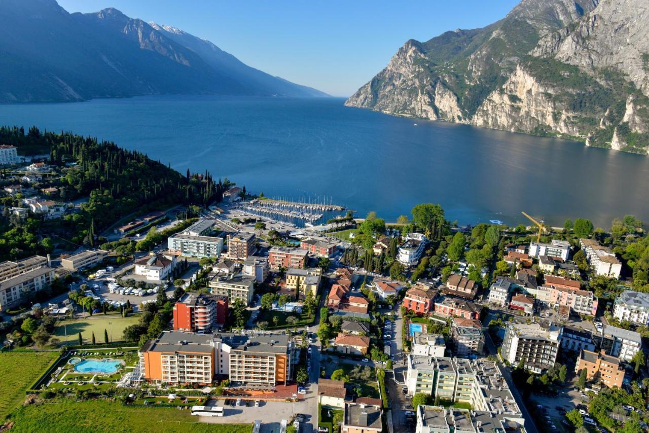 Front Mirage 4* Riva del Garda